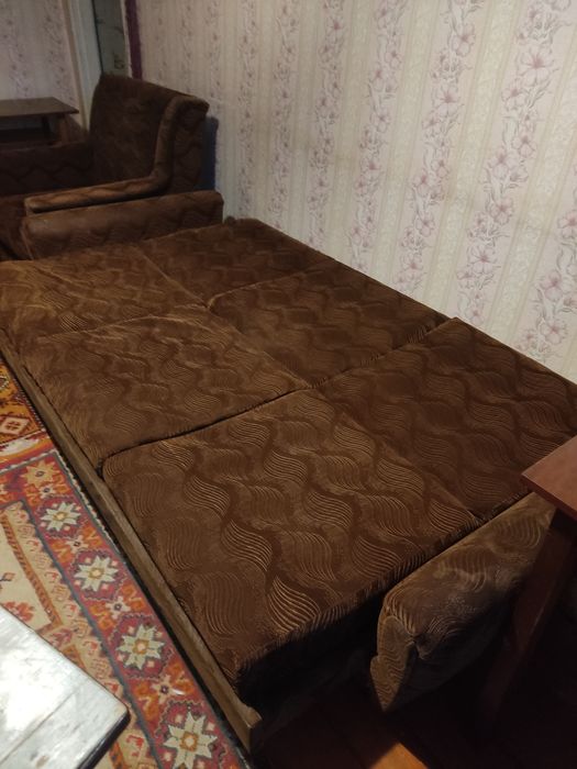 Мягкий уголок ; диван, 2 кресла, столик.
