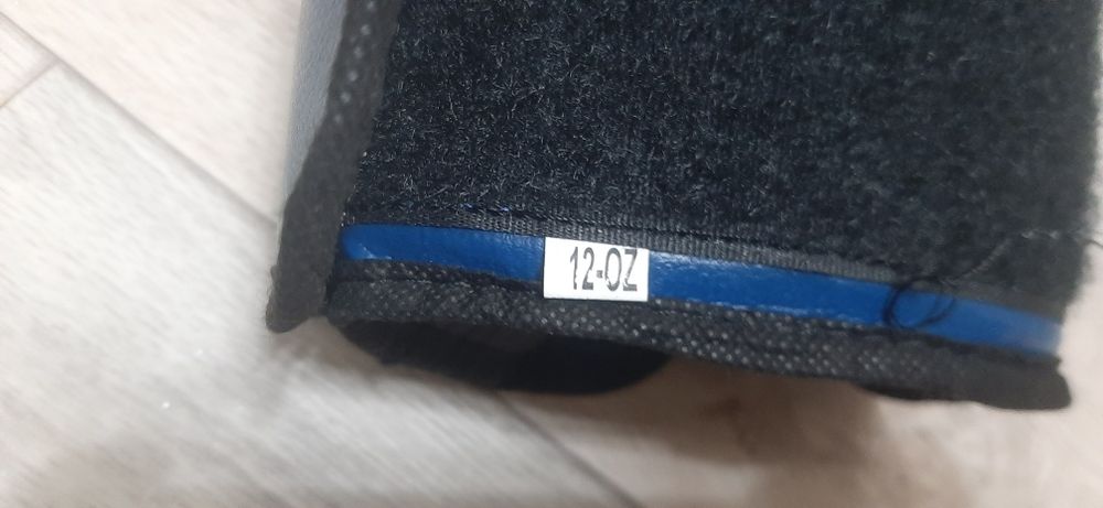 бокс перчатки и шлем