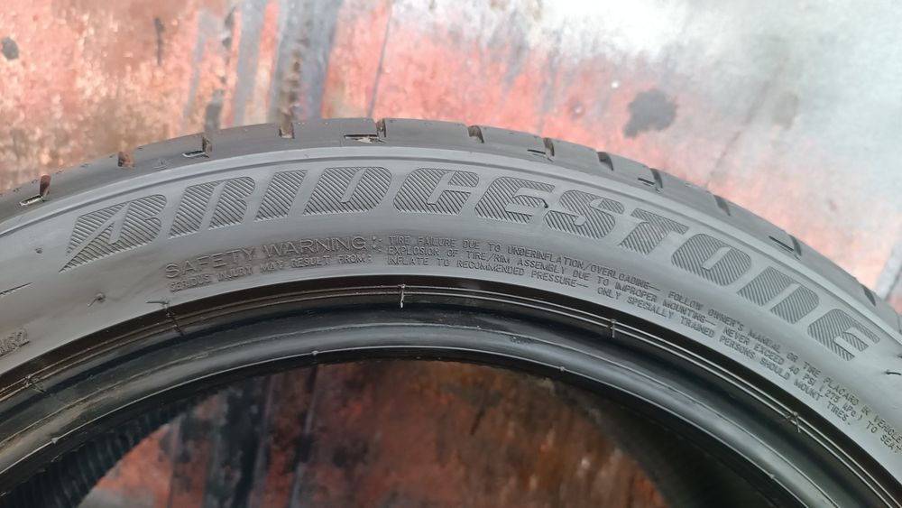 255/40/18 Bridgestone