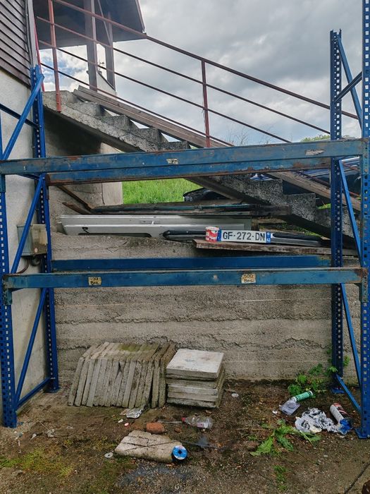 Vând rafturi pentru paleți