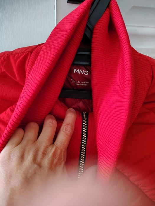 Куртка бренда Mango