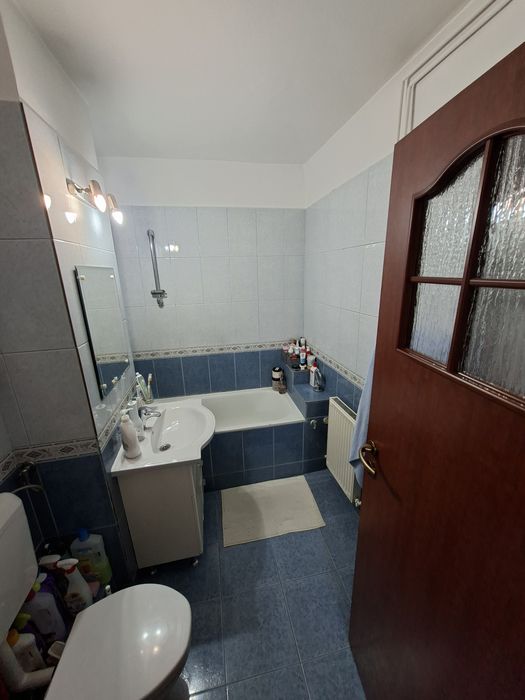 Vând apartament cu 3 camere la etajul 1 în Tudor,strada Livezeni