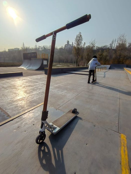 Самокат  трюковой