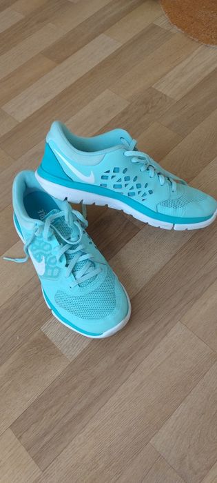 Дамски маратонки Nike