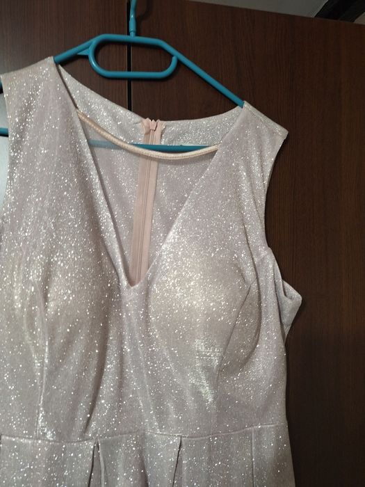 Рокля  нова размер 44