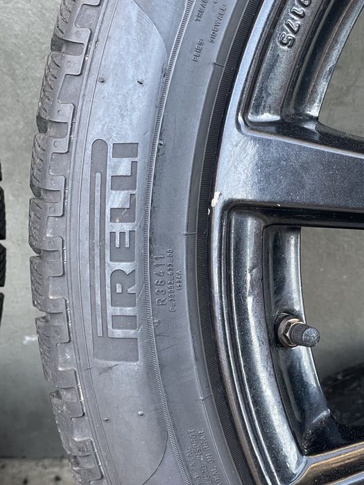 4 cauciucuri Pirelli Scorpion Winter+4 jante- a 5 a bonus