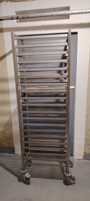 Професионална количка за 20 тави