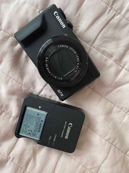 Canon G7X Mark III