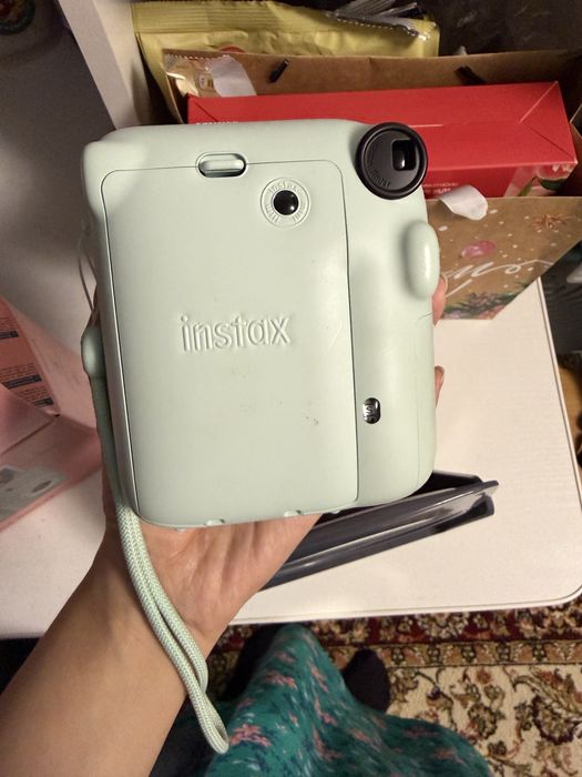 Продам Instax mini12