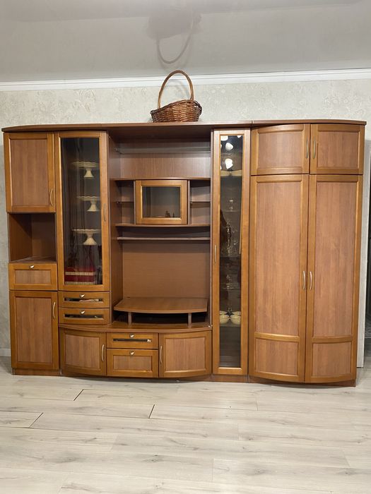 Продам стенку для зала