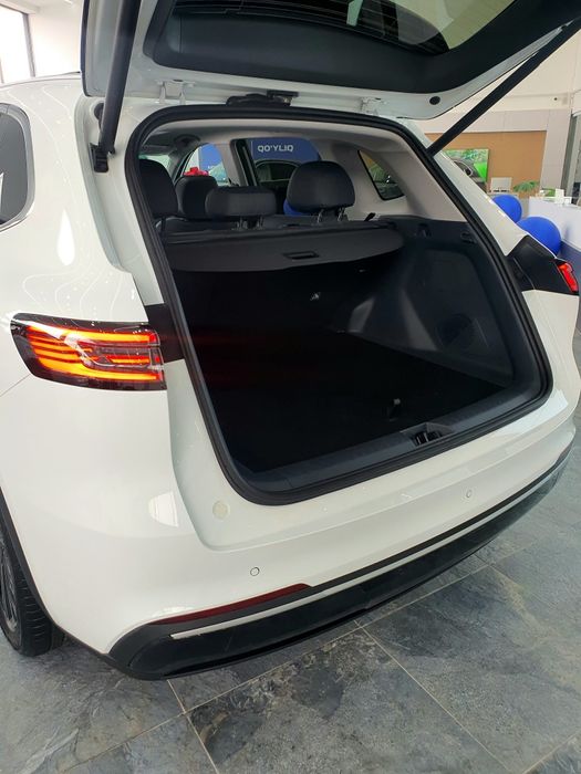 New Tayota Hybrid Geely Em-i