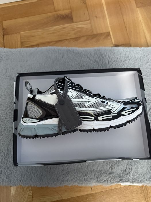 Off White Be Right Back (BRB)