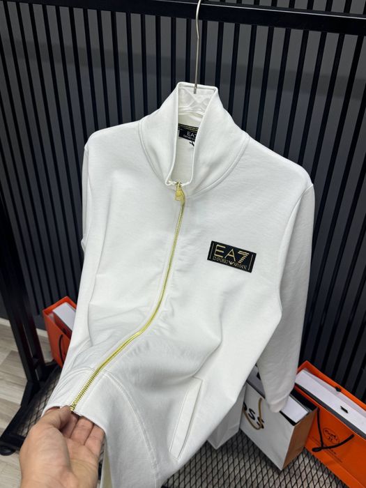 Топ качество на достъпни цени Горнище на Emporio Armani размери:S-2XL