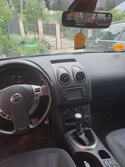 Nisan qashqai ..