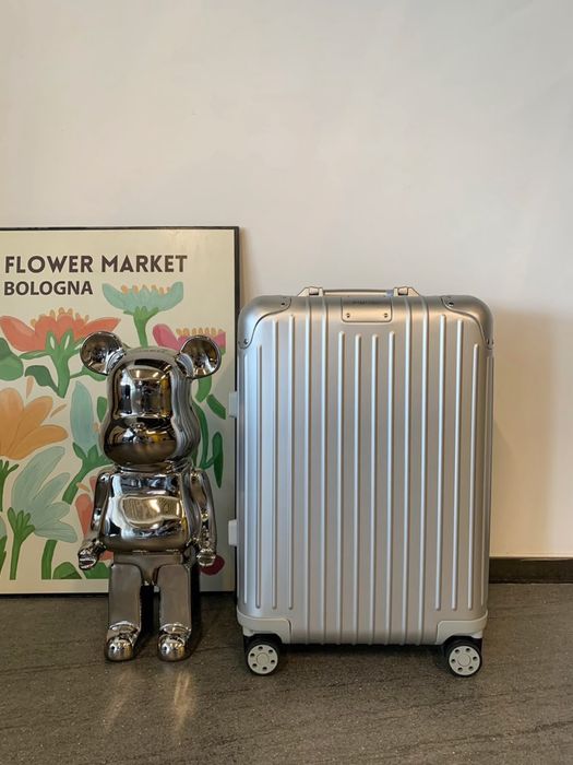 Rimowa куфар cabin size