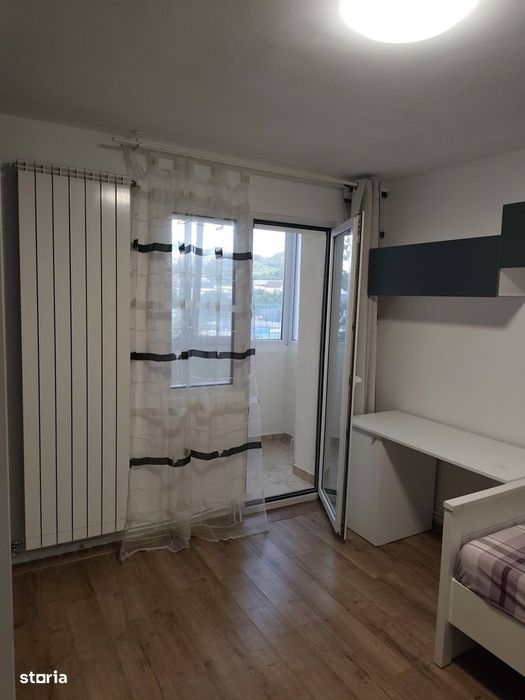 Apartament de vanzare 4 camere 70 mp zona Manastur Parang