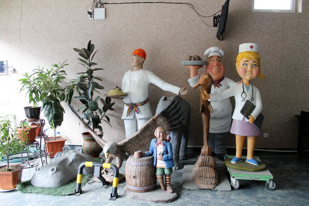 Скульптура  "Король Лев" из бетона  большой размер 1,5 метра