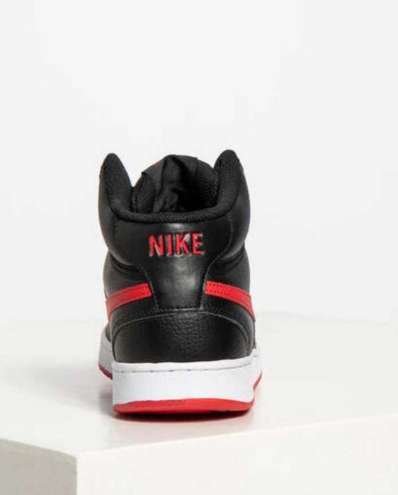 Оригинални  маратонки на NIKE COURT VISION MID! 44.5, естествена кожа