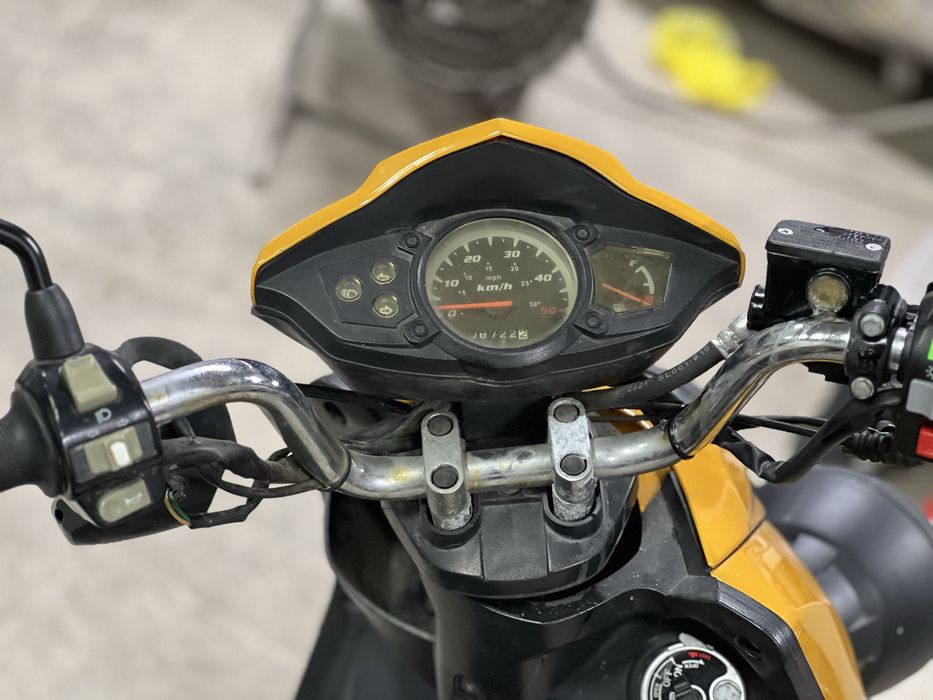 Продам скутер бумер