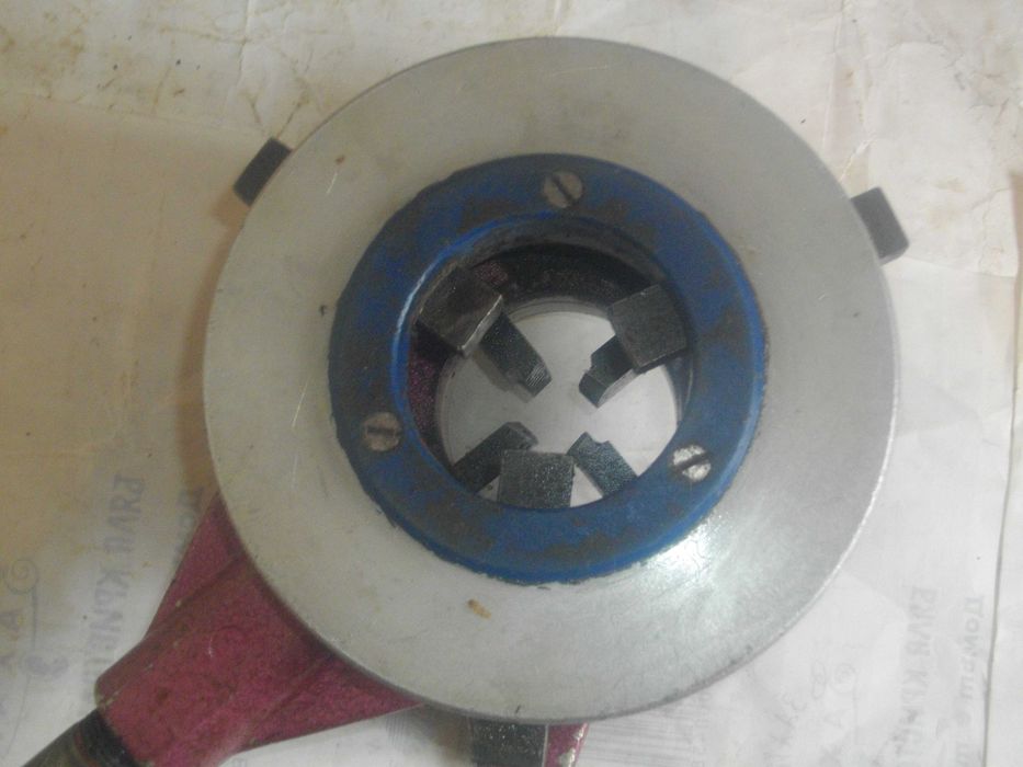 Трираменна скоба лагери Гилотина хартия А4 Руско ренде Винтонарезка 2"