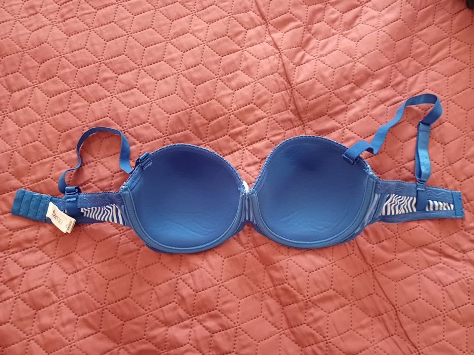 Vand sutien albastru cu alb 85C în stare perfectă