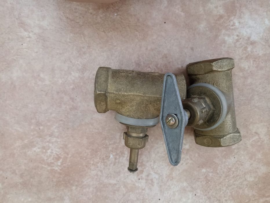 Продам сантехнические материалы