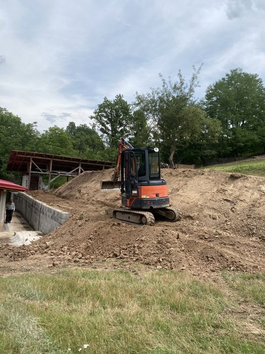 Prestări servicii cu miniexcavator 3tone