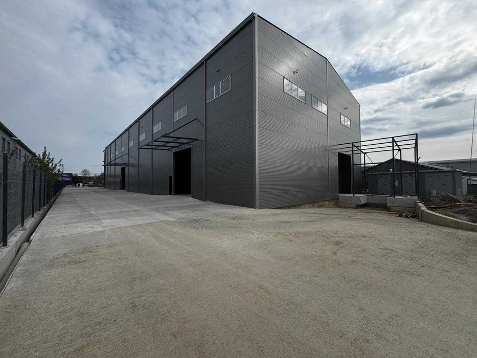 Hala + Showroom si birouri de inchiriat