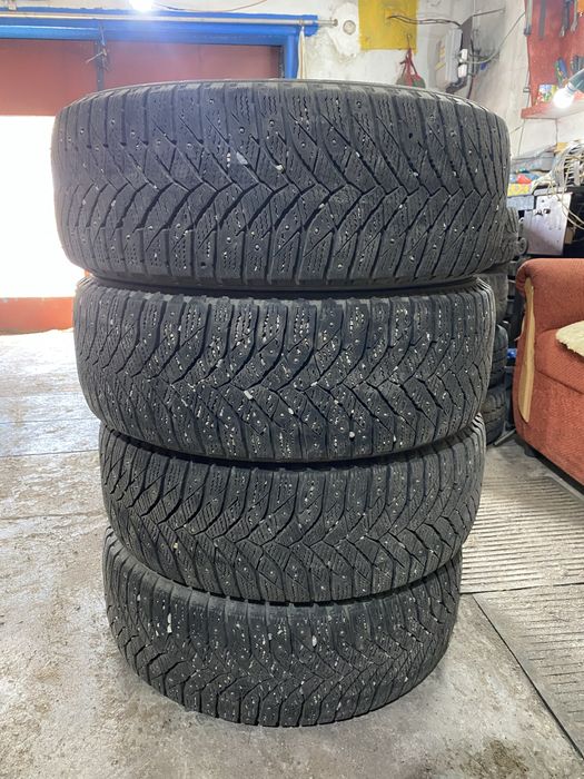 Продам комплект зимней резины Трианг