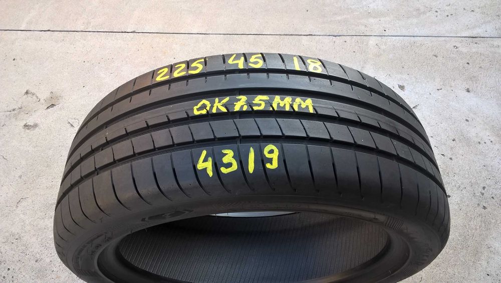 O anvelopa de vara 225 45 18 goodyear F1 asymmetric 5 cu 7,5 mm