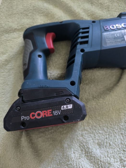 Fierăstrău Bosch GSA 18 V-LI profesional (2024)