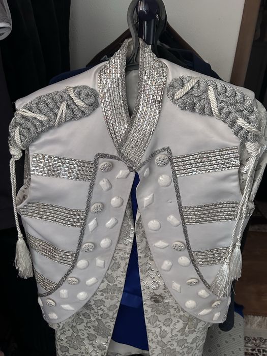 Эксклюзивный костюм тройка