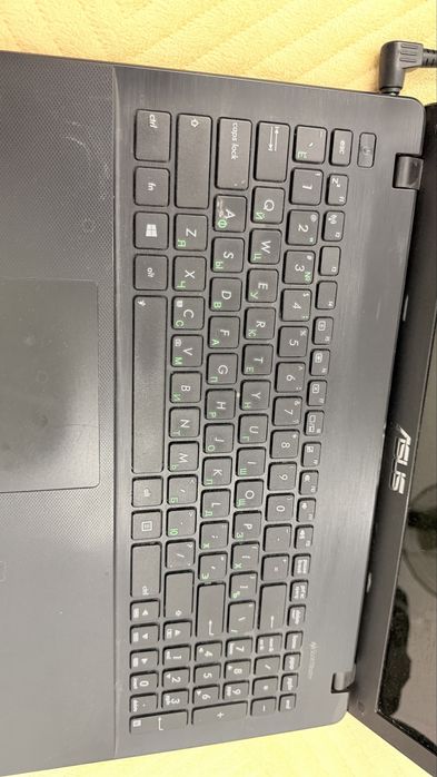 Ноутбук ASUS X550C