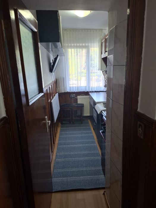Apartament de închiriat , semidecomandat cu 3 camere