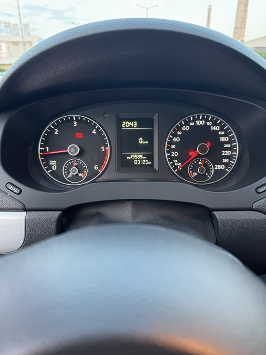 VOLKSWAGEN Jetta 2012 — imagine 5