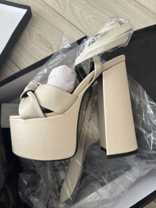 Новые Босоножки 36 р