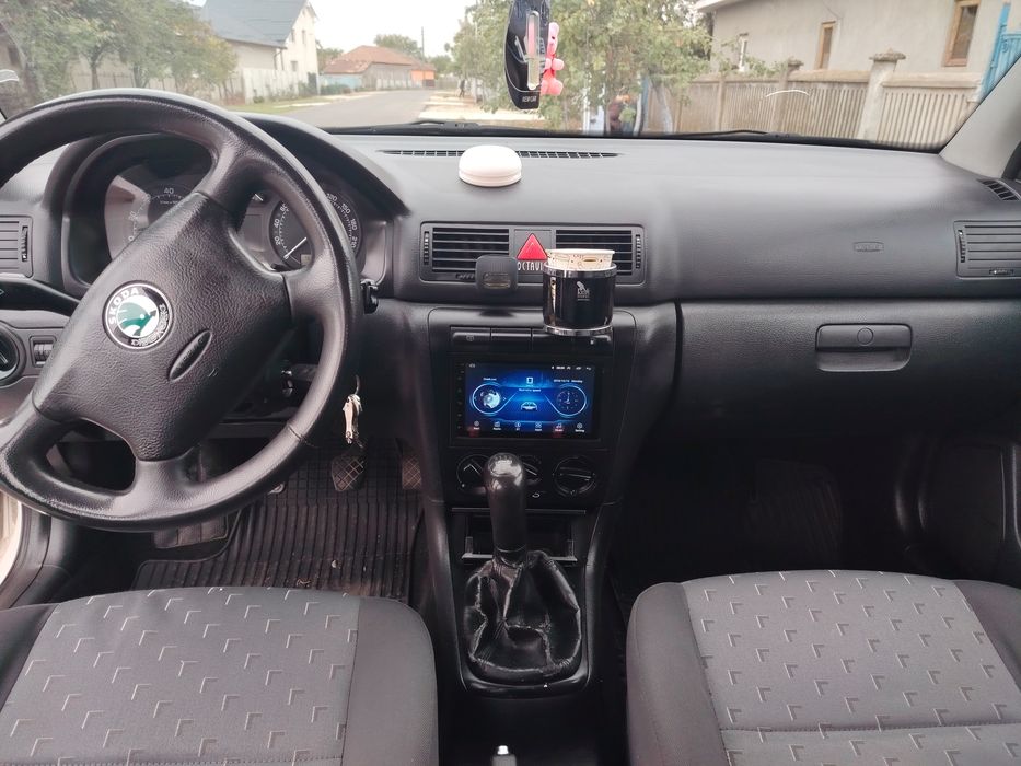 SKODA Octavia 2010 — imagine 5