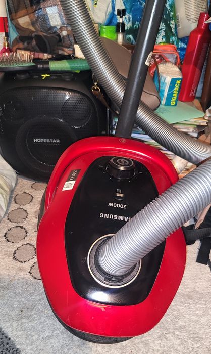 Продам пылесос почти новый SAMSUNG
