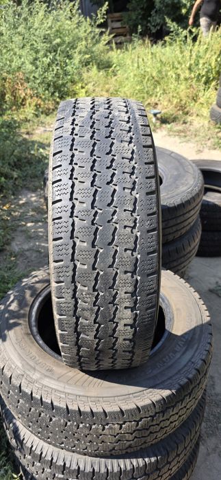 Гуми 2бр 195/70/15 с - 1бр  - 47 евро