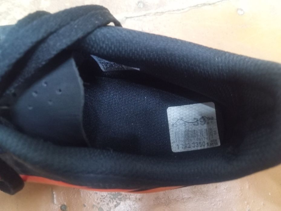 Продам бутццы одевал один раз