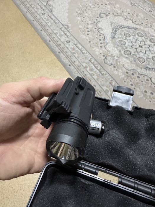 Прицел на Глок 17 с фонариком