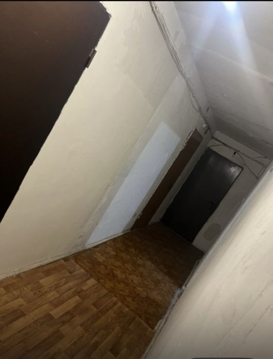 Продается комната в общяге Универмаг Гаухар