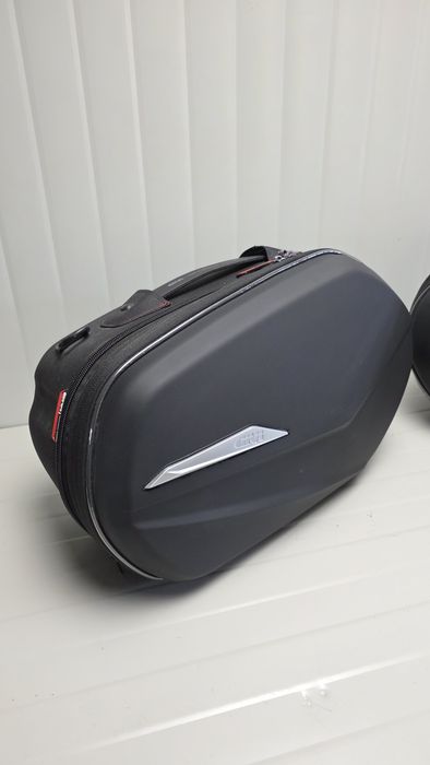 Side case noi Givi ST609  Kawasaki Honda Suzuki  cutii laterale valize