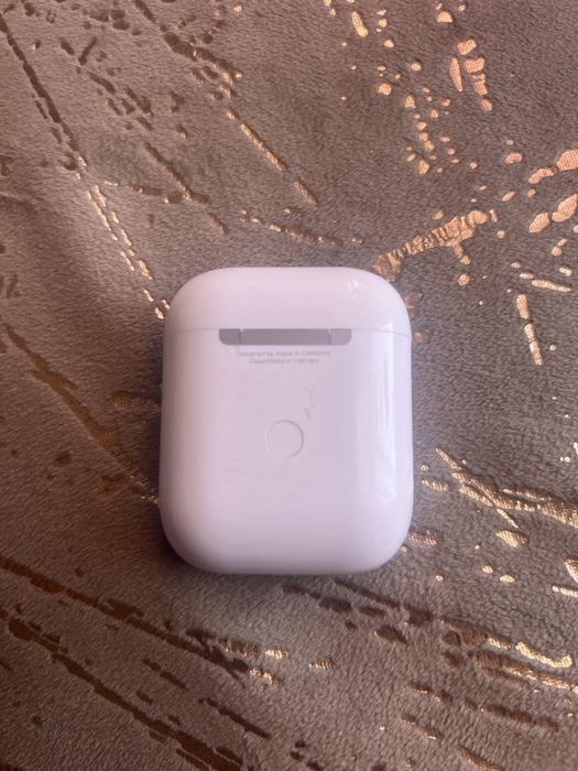Срочно продам airpods apple