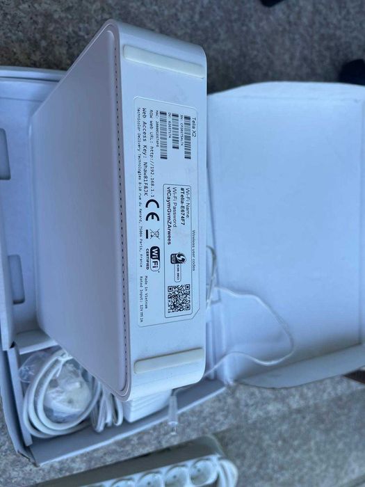 Router Telia X2 Technicolor DGA4330 Dual Band cu accesorii – numai 50 lei