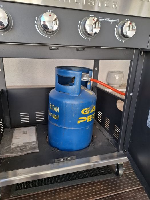 Gratar pe gaz Grillmeister .