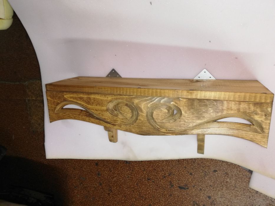 Етажерки битови.