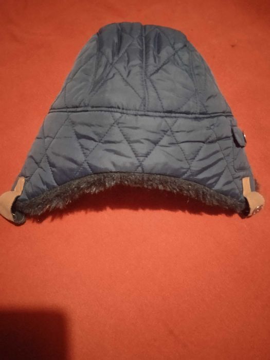 Топли зимни детски шапки