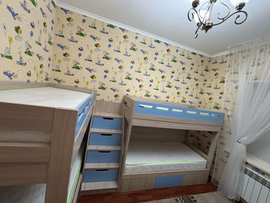 Екі қабатты жатын диван