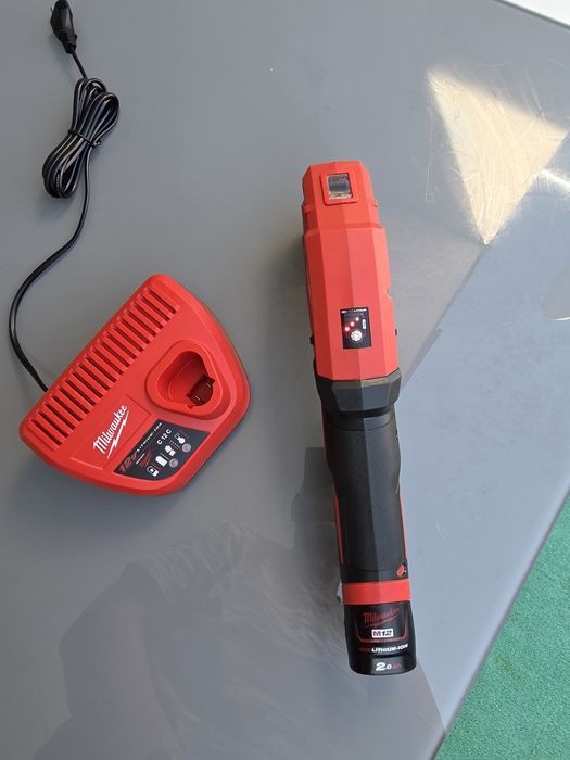 Mașină de tăiat țevi CUPRU INOX Milwaukee M12 PCSS